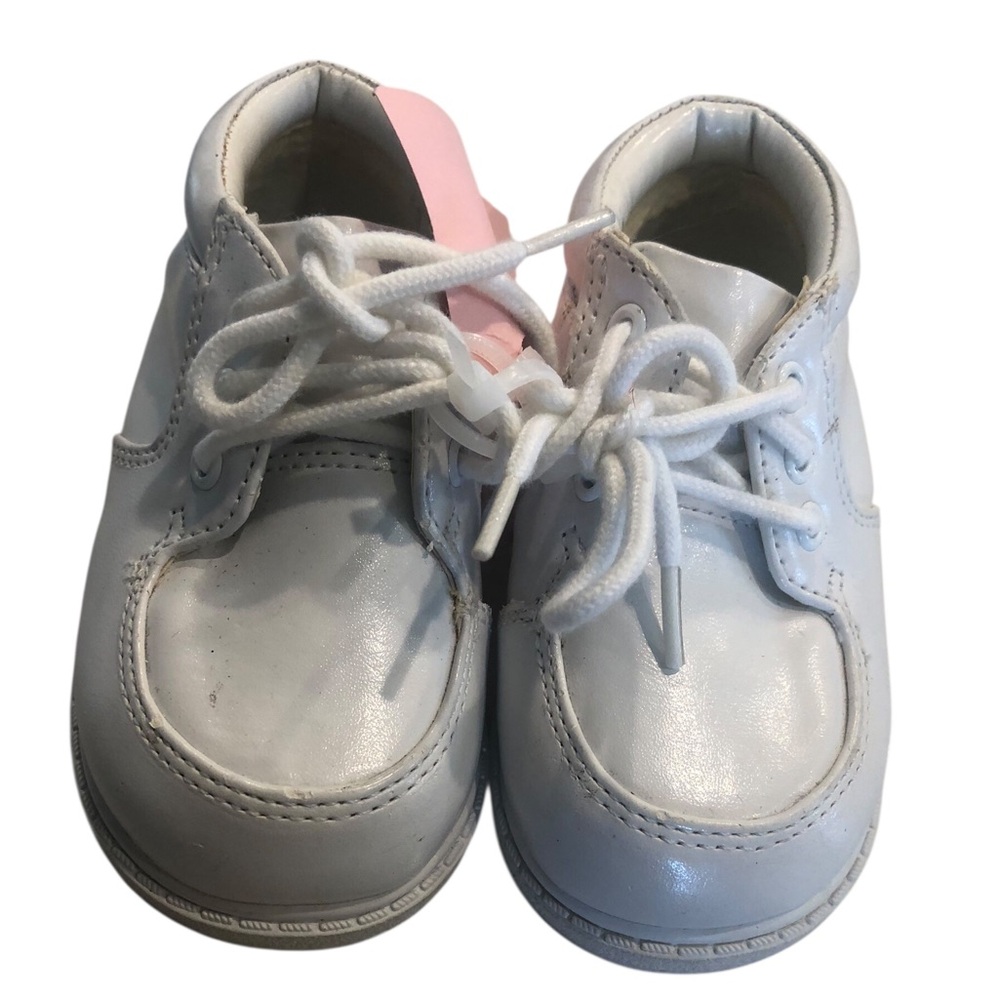 NWOT Modit Size 5 Classic White Leather Kids Dressy Shoes